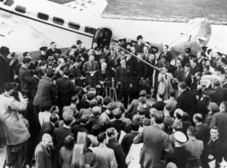 Prime Minister Neville Chamberlain  Heston Aerodrome  16 September 1938.