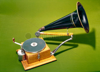HMV trademark gramophone  1897.