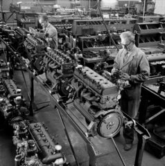 Armstrong Siddeley Star Sapphire motor assembly and inspection  Bristol  1959.