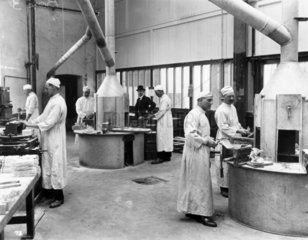 Wolverton workshop  10 March 1930. Platemak