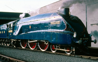 'Mallard' 4-6-2 steam locomotive  no 4468