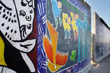 Berlin  Deutschland  erstes fehlendes Mauersegment in der East Side Gallery
