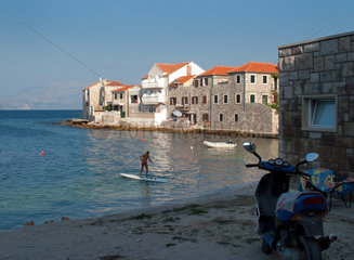 Postira  Kroatien  Insel Brac  Strandleben in Postira