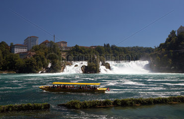 Neuhausen  Schweiz  Blick auf den Rheinfall  Europas groessten Wasserfall