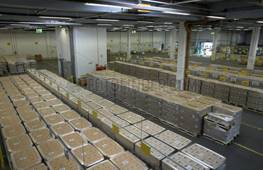 Berlin  Deutschland  die Versandhalle der Dock 100 Logistik GmbH