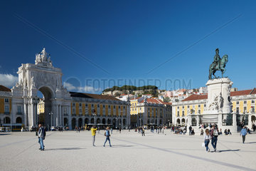 Lissabon  Portugal  die Praca do Comercio mit der Arco da Rua Augusta