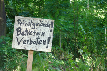 Beelitz  Deutschland  Schild Privatgelaende  Betreten verboten