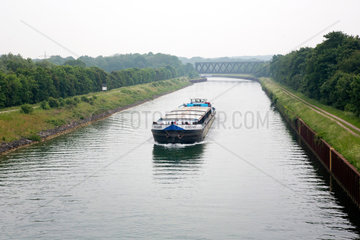 Marl  Deutschland  Frachtschiff auf dem Wesel-Datteln-Kanal