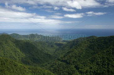 Laudat  Dominica  Blick ueber den Nationalpark Morne Trois Pitons zur Ostkueste