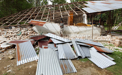 Kampuang Bukik catiak Tawang  Indonesien  ein zerstoertes Haus im Erdbebengebiet