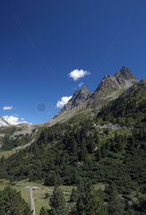 Alp Nova  Schweiz  Albula Pass Blick nach Sueden hinauf zur Passhoehe