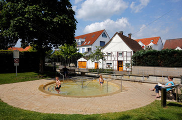 Bad Lippspringe  Deutschland  ein Spielplatz im Park an der Lippequelle