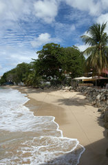 Speightstown  Barbados  Blick auf eine kleine Bucht und die Hafenstadt Speightstown