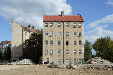Berlin  Deutschland  Altbauten an dem leergeraeumten Fabrikgelaende der ehemaligen Freudenberg Fabrik