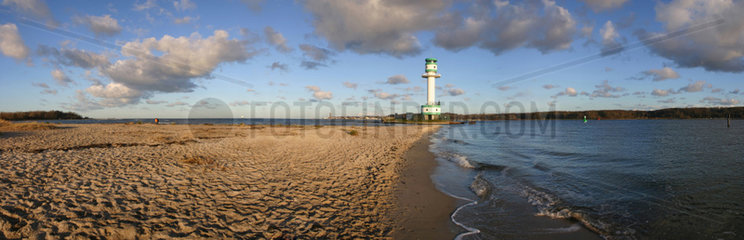 Kiel  Deutschland  Panoramaaufnahme vom Falckensteiner Strand mit dem Leuchtturm