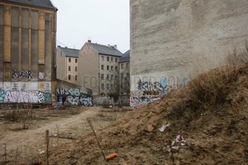 Berlin  Deutschland  Altbauten und Brache an der Koepenicker Strasse