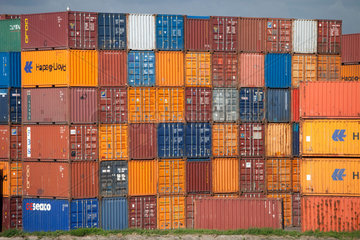 Rotterdam  Niederlande  Containerstapel im Hafen Rotterdam