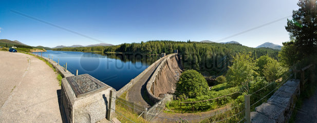 Fort William  Grossbritannien  Loch Laggan und der Laggan Dam