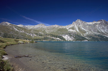 Isola  Schweiz  das Panorama am Silser See