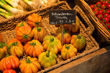 Herten  Deutschland  Tomaten einkaufen im Hofladen
