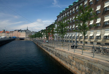 Kopenhagen  Daenemark  der Frederiksholms Kanal an der Ved Stranden