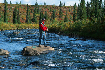 Cantwell  USA  Angler an einem Fluss
