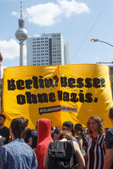 Berlin  Deutschland  Demonstration Berlin gegen Nazis