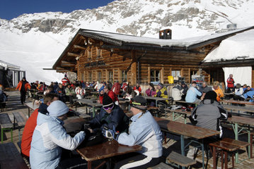 Grainau  Deutschland  Gletscherrestaurant Sonnalpin auf der Zugspitze
