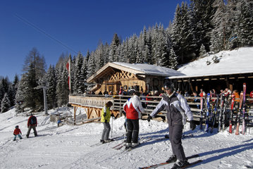 Ehrwald  Oesterreich  Skigebiet Ehrwalder Alm