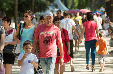 Chisinau  Moldau  Besucher am Tag der Unabhaengigkeit
