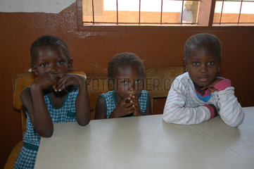 Banjul  Gambia  Kinder in einer Schule