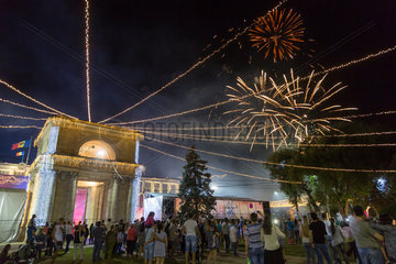 Chisinau  Moldau  Feuerwerk am Tag der Unabhaengigkeit
