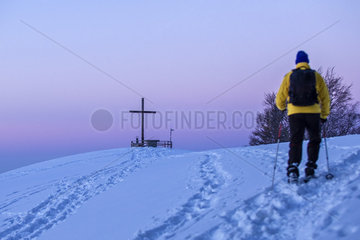 Schneeschuhtour - Gipfelkreuz der Martinshoehe