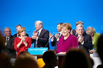 Berlin  Deutschland - Die Parteivorsitzende Angela Merkel beim 30. Bundesparteitag der CDU.