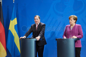 Berlin  Deutschland - Bundeskanzlerin Angela Merkel und der Ministerpraesident des Koenigreichs Schweden Stefan Loefven.
