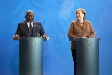 Berlin  Deutschland - Bundeskanzlerin Angela Merkel und der Praesident der Republik Ghana Nana Addo Dankwa.