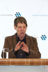 Berlin  Deutschland - Bundesumweltministerin Dr. Barbara Hendricks.