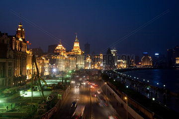 Shanghai  Bund mit Baustelle.