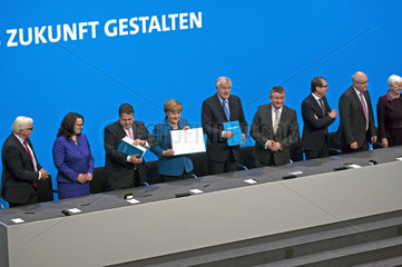 Steinmeier + Nahles + Gabriel + Merkel + Seehofer + Groehe + Dobrindt + Kauder + Hasselfeldt