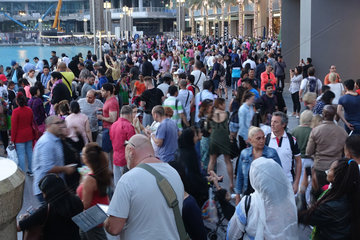 Dubai  Vereinigte Arabische Emirate  Menschenmenge