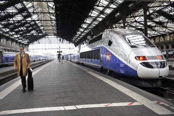 FRANCE - PARIS - LYON TRAIN STATION
