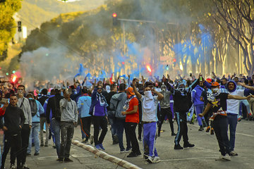 Ausschreitungen von verfeindeten Fans von Olympique Marseille und Paris St. Germain