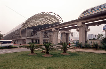 Shanghai  Bahnhof in Pudong
