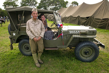 Willys Jeep und Soldat