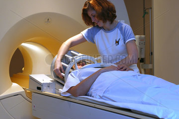 Magnet Resonanz Tomographie