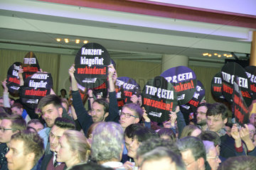 Protest gegen TTIP / CETA bei CDU Wahlveranstaltung in Hamburg