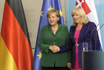 Merkel + Radicova