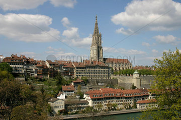 Die Altstadt von Bern mit dem Muenster.
