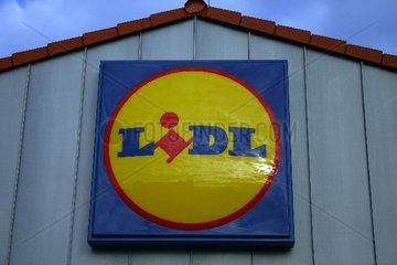 LIDL-Schild an Supermarkt.