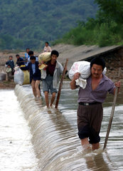 China  Taifun Talim wuetet in der Provinz Anhui